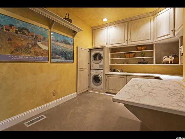 1622 E Connecticut DR, Salt Lake City, Utah 84103, 4 Bedrooms Bedrooms, ,5 BathroomsBathrooms,Single family,For sale,E Connecticut DR,1582166