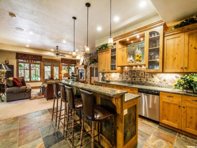 3281 E Falcon Heights S LN, Cottonwood Heights, Utah 84093, 4 Bedrooms Bedrooms, ,4 BathroomsBathrooms,Single family,Under Contract,E Falcon Heights S LN,1598378