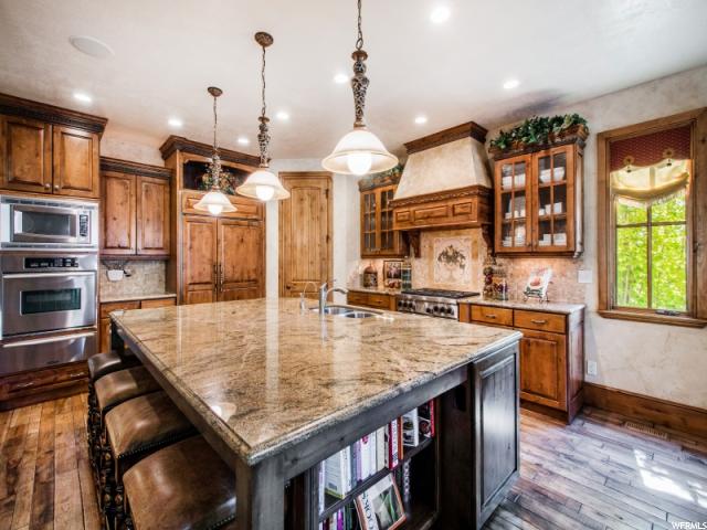 3281 E Falcon Heights S LN, Cottonwood Heights, Utah 84093, 4 Bedrooms Bedrooms, ,4 BathroomsBathrooms,Single family,Under Contract,E Falcon Heights S LN,1598378