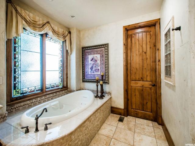 3281 E Falcon Heights S LN, Cottonwood Heights, Utah 84093, 4 Bedrooms Bedrooms, ,4 BathroomsBathrooms,Single family,Under Contract,E Falcon Heights S LN,1598378