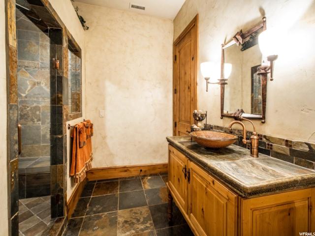 3281 E Falcon Heights S LN, Cottonwood Heights, Utah 84093, 4 Bedrooms Bedrooms, ,4 BathroomsBathrooms,Single family,Under Contract,E Falcon Heights S LN,1598378