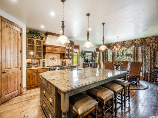 3281 E Falcon Heights S LN, Cottonwood Heights, Utah 84093, 4 Bedrooms Bedrooms, ,4 BathroomsBathrooms,Single family,Under Contract,E Falcon Heights S LN,1598378