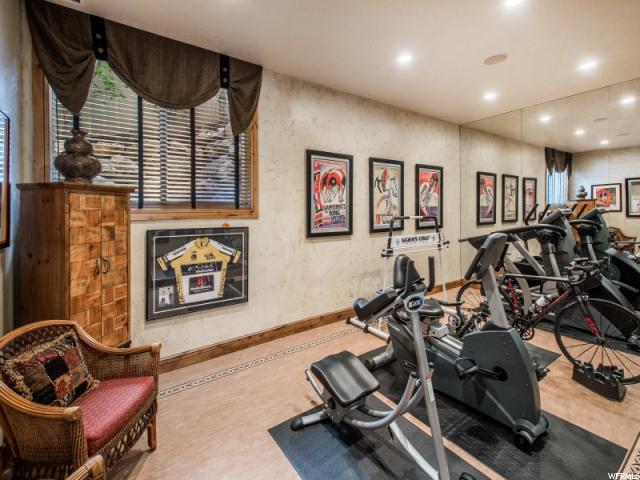 3281 E Falcon Heights S LN, Cottonwood Heights, Utah 84093, 4 Bedrooms Bedrooms, ,4 BathroomsBathrooms,Single family,Under Contract,E Falcon Heights S LN,1598378