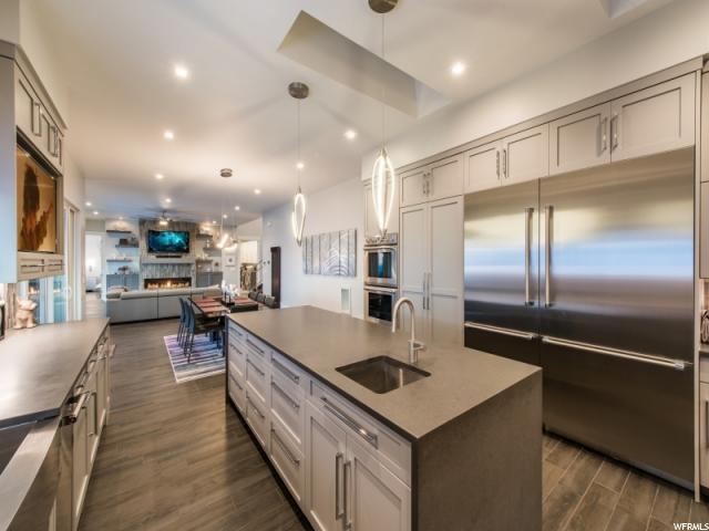 3877 E Alta Approach S, Sandy, Utah 84092, 4 Bedrooms Bedrooms, ,5 BathroomsBathrooms,Single family,Under Contract,E Alta Approach S,1599773
