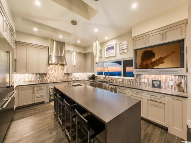 3877 E Alta Approach S, Sandy, Utah 84092, 4 Bedrooms Bedrooms, ,5 BathroomsBathrooms,Single family,Under Contract,E Alta Approach S,1599773