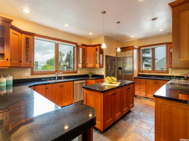 2571 Hidden Canyon LN, Sandy, Utah 84092, 4 Bedrooms Bedrooms, ,5 BathroomsBathrooms,Single family,Under Contract,Hidden Canyon LN,1604747