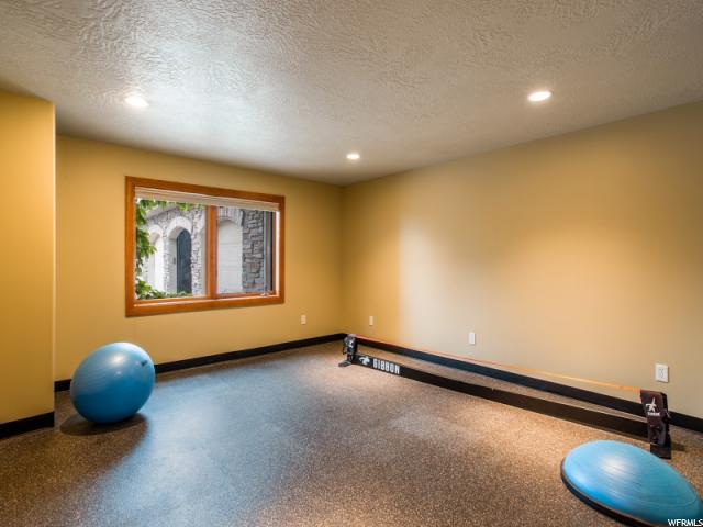 2571 Hidden Canyon LN, Sandy, Utah 84092, 4 Bedrooms Bedrooms, ,5 BathroomsBathrooms,Single family,Under Contract,Hidden Canyon LN,1604747