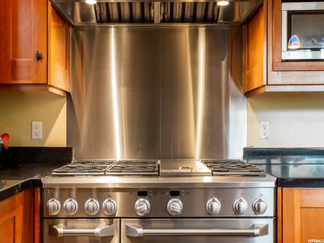 2571 Hidden Canyon LN, Sandy, Utah 84092, 4 Bedrooms Bedrooms, ,5 BathroomsBathrooms,Single family,Under Contract,Hidden Canyon LN,1604747