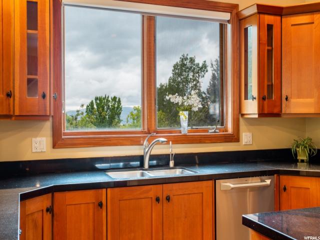 2571 Hidden Canyon LN, Sandy, Utah 84092, 4 Bedrooms Bedrooms, ,5 BathroomsBathrooms,Single family,Under Contract,Hidden Canyon LN,1604747