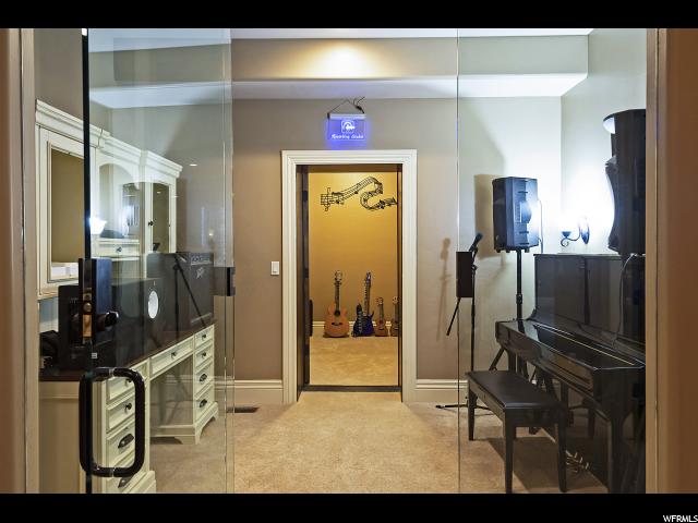 2745 E Kentucky S AVE, Holladay, Utah 84117, 5 Bedrooms Bedrooms, ,5 BathroomsBathrooms,Single family,Under Contract,E Kentucky S AVE,1629357