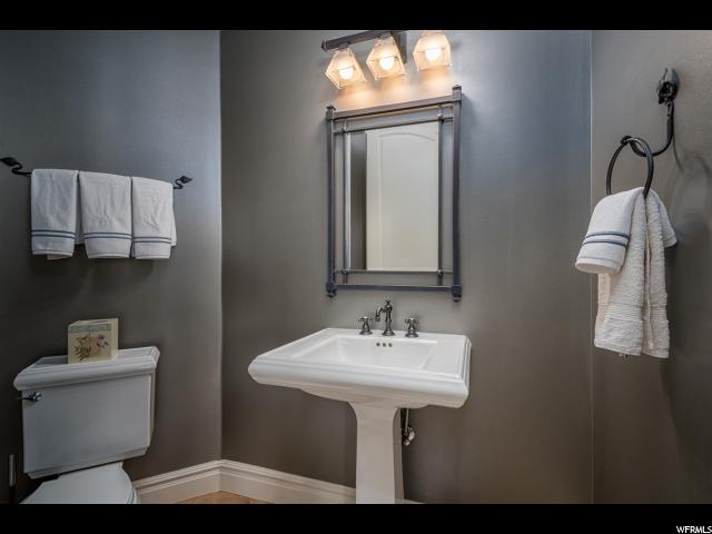 9870 S Granite Slope DR, Sandy, Utah 84092, 5 Bedrooms Bedrooms, ,5 BathroomsBathrooms,Single family,For sale,S Granite Slope DR,1641412