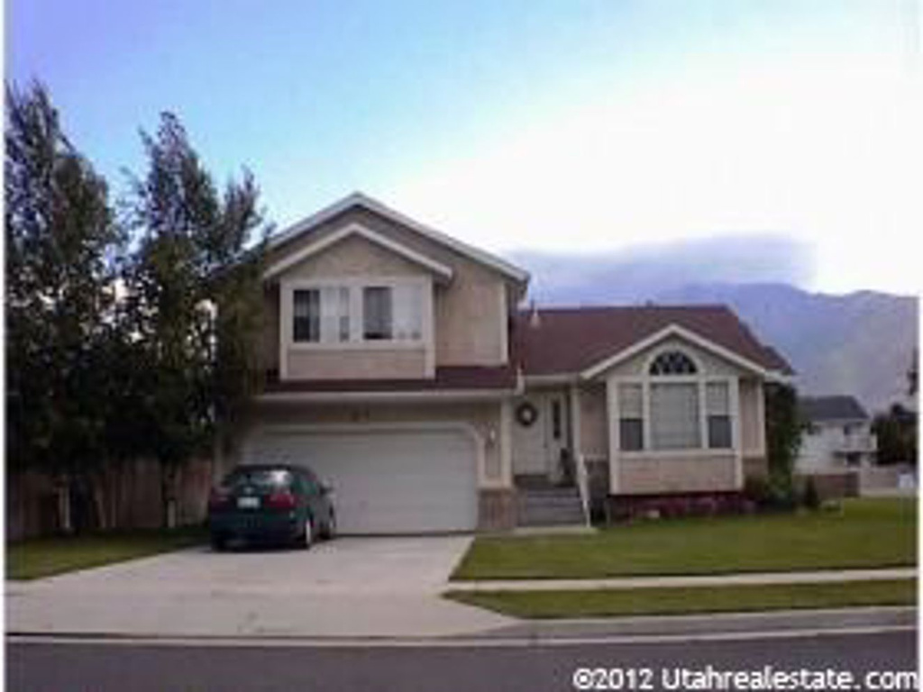 11275 Wolf Point Cir, Sandy, UT 84070