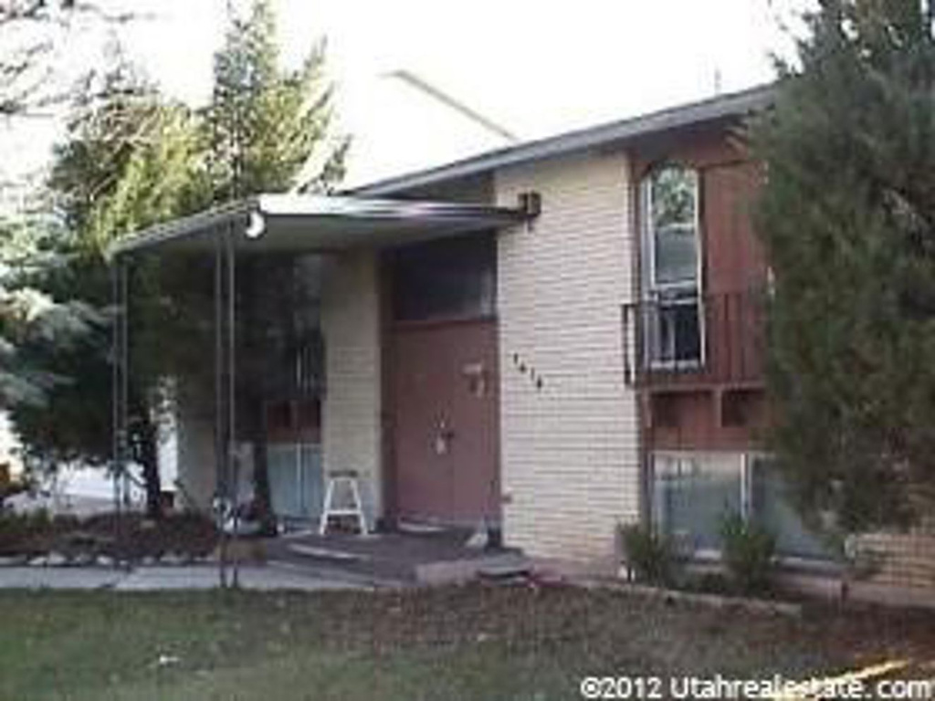 1616 S 2350 W, West Haven, UT 84401