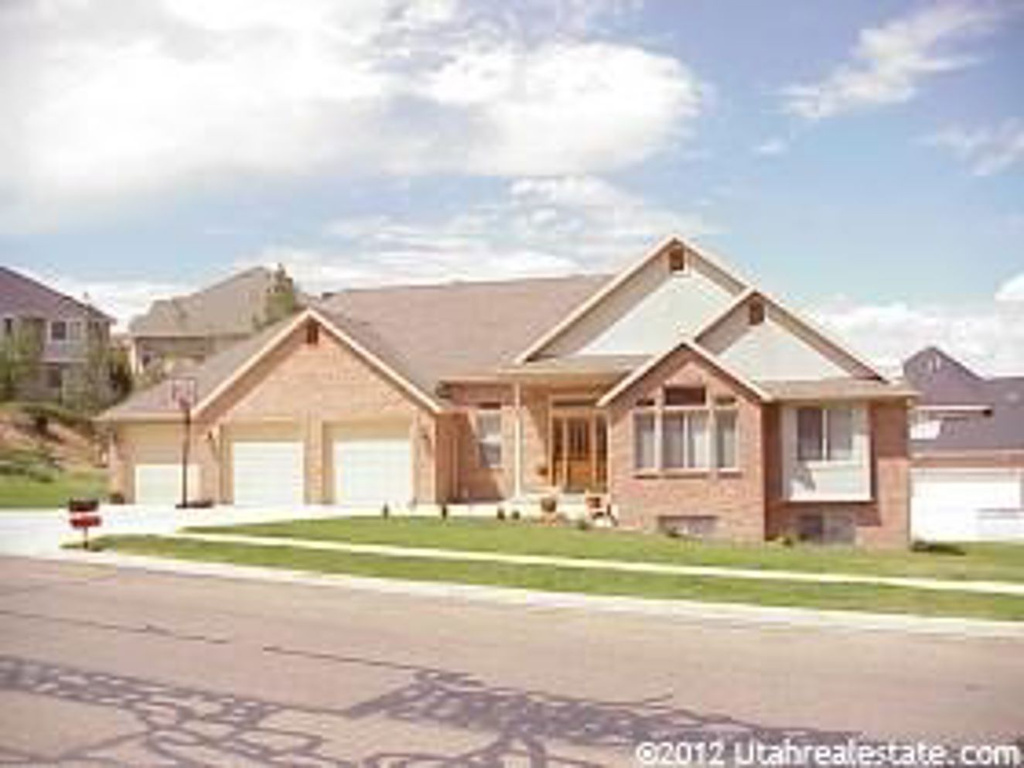 5315 Tomahawk Ln, South Ogden, UT 84403