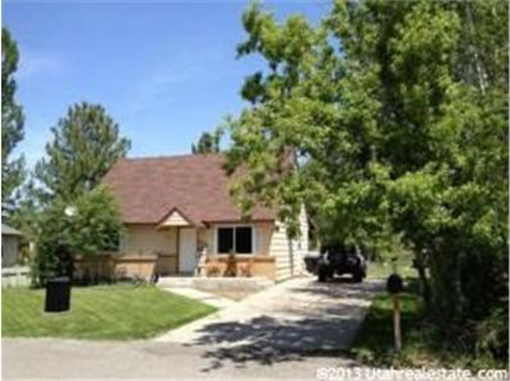 1322 Country Manor Dr, Logan, UT 84321