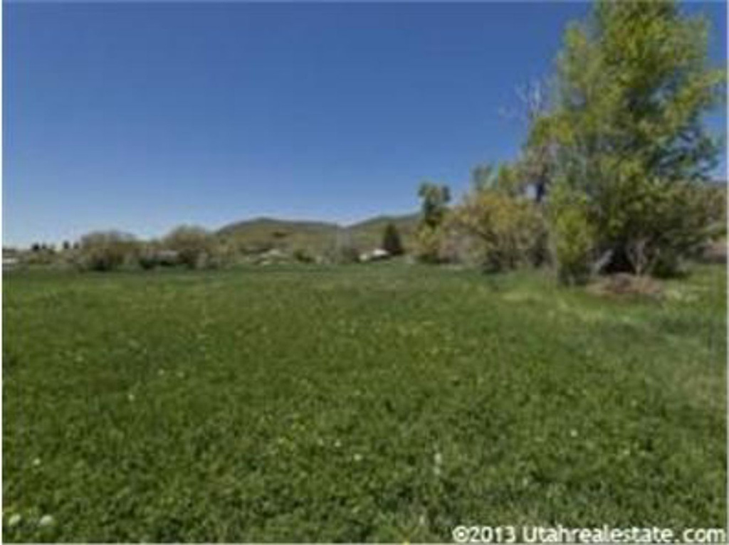 846 E Weber Canyon Rd S, Oakley, UT 84055