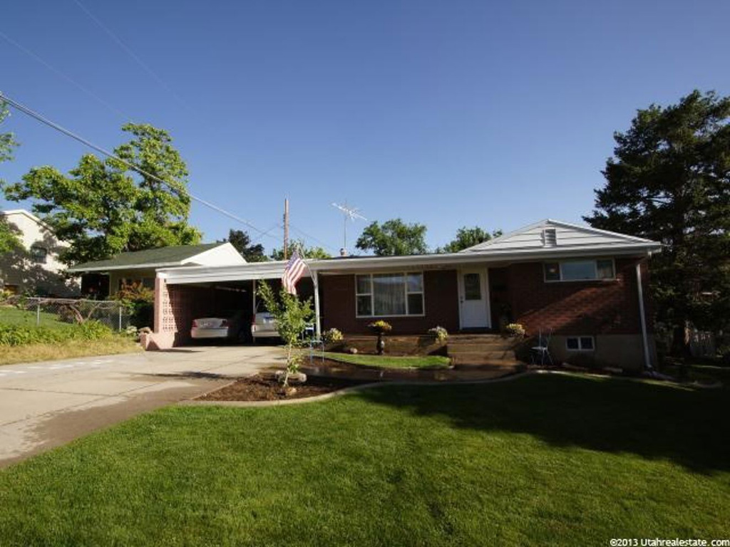 668 E Crestwood Cir, Bountiful, UT 84010