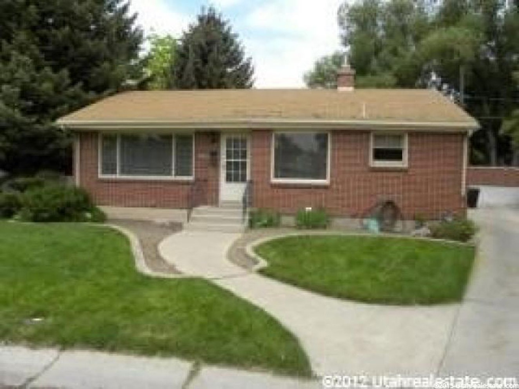 261 E Chestnut Ln, Logan, UT 84321