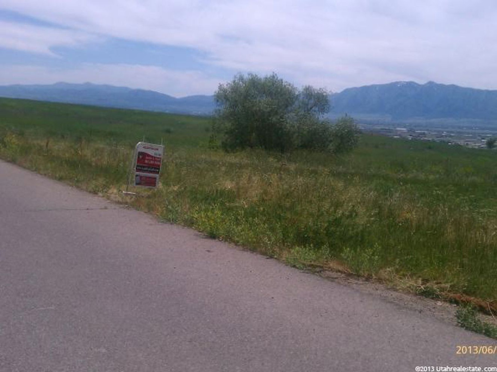 225 N 900 E #1, Hyde Park, UT 84318