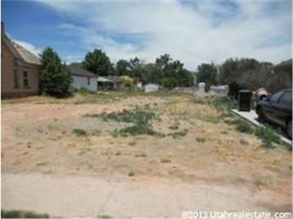 229 E 300 N, Richfield, UT 84701