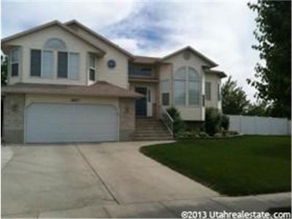 2877 W 2175 N, Clinton, UT 84015