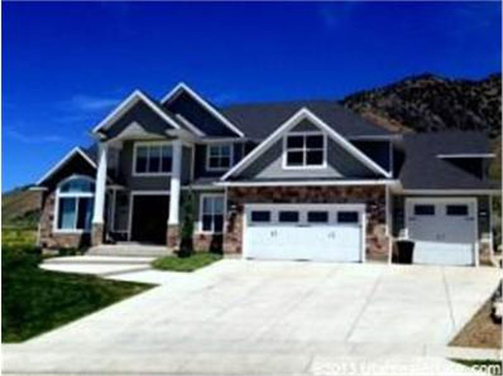 762 E Eagle View Dr, Providence, UT 84332