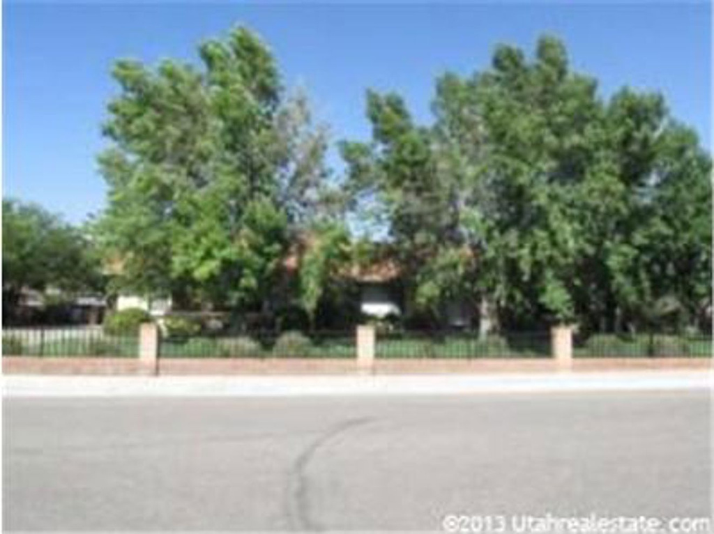 3035 Swaps Dr, St. George, UT 84790