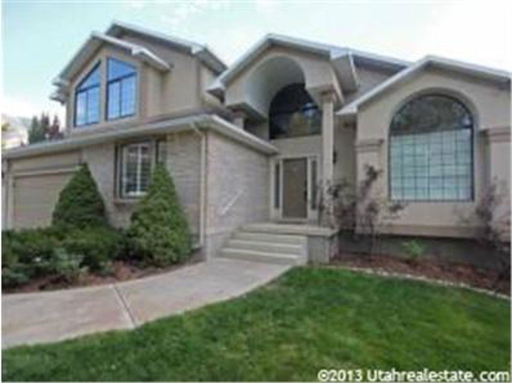 90 Canterbury Cir, Logan, UT 84321