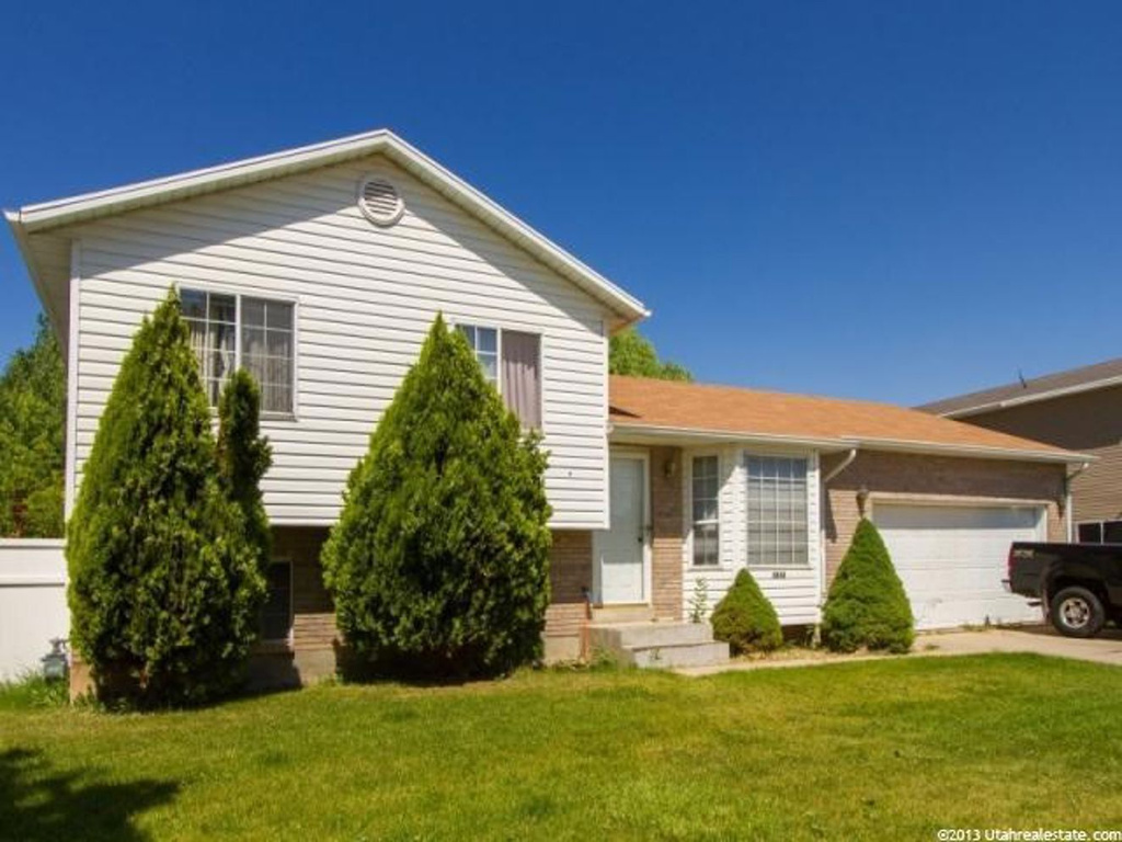 5833 S 4025 W, Roy, UT 84067