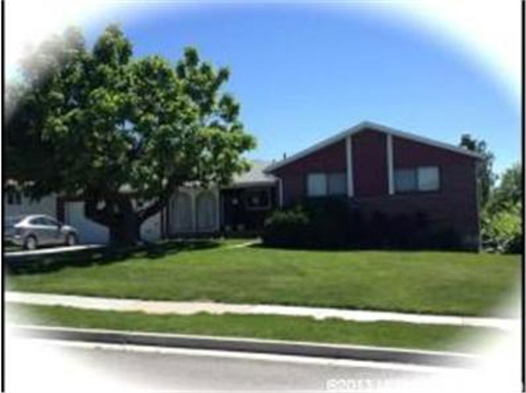 352 Hillside Dr, Murray, UT 84107