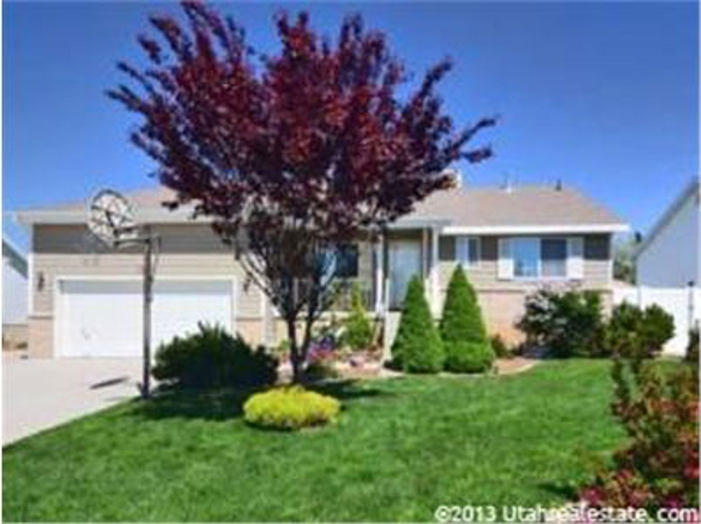 1366 N 2835 W, Clinton, UT 84015