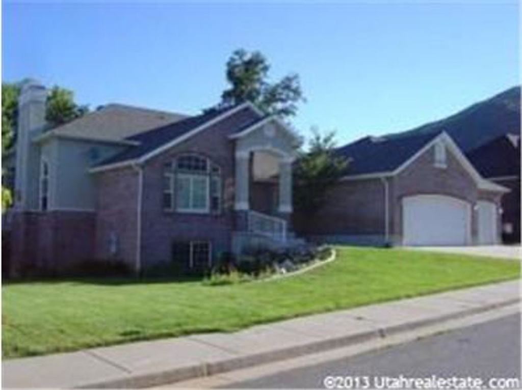 2811 E 3025 N, Layton, UT 84040