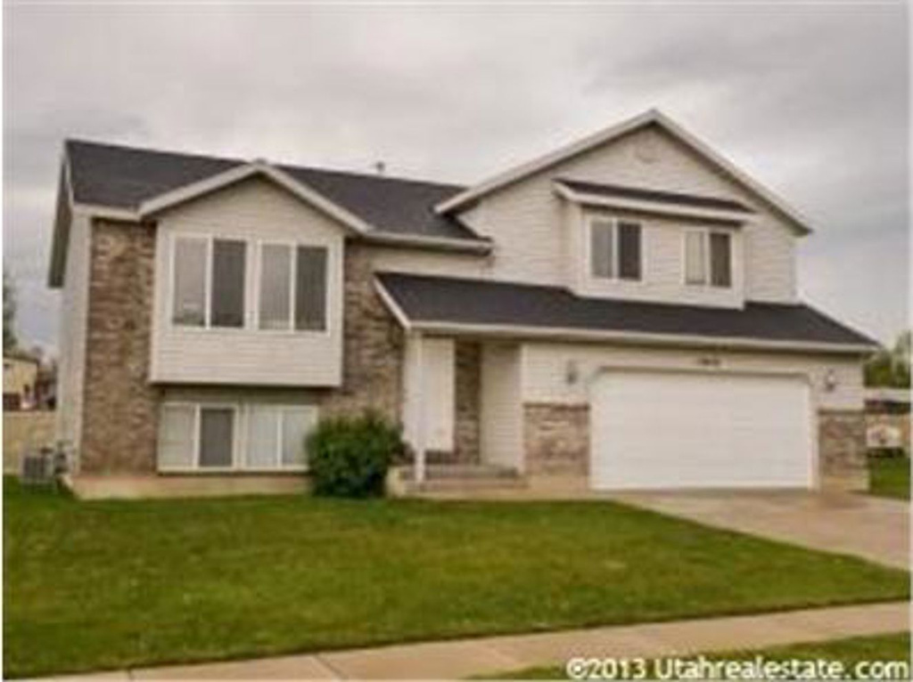 2056 N 550 W, Clinton, UT 84015