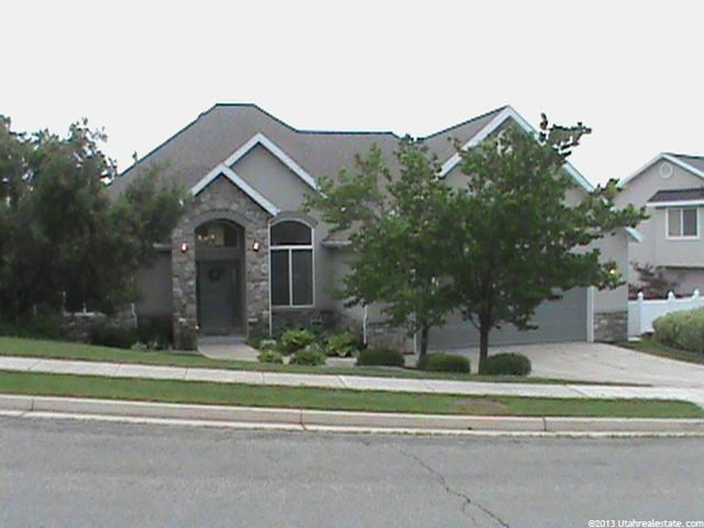2002 E Dan Dr N, Layton, UT 84040