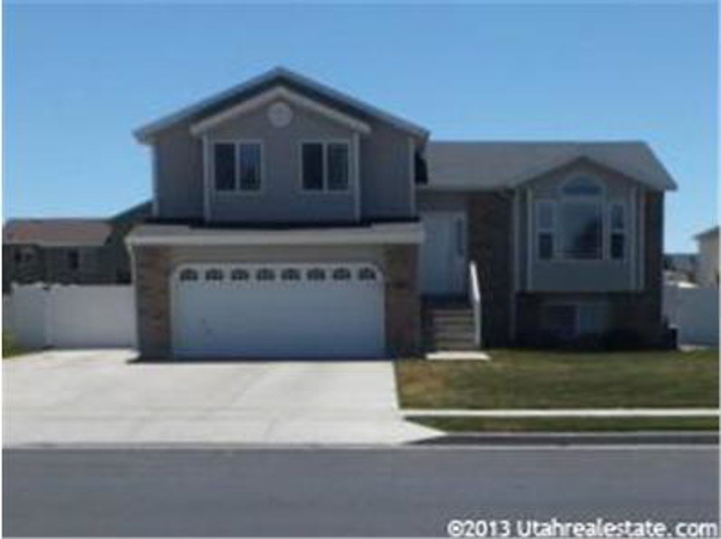 1321 W 2050 N, Clinton, UT 84015
