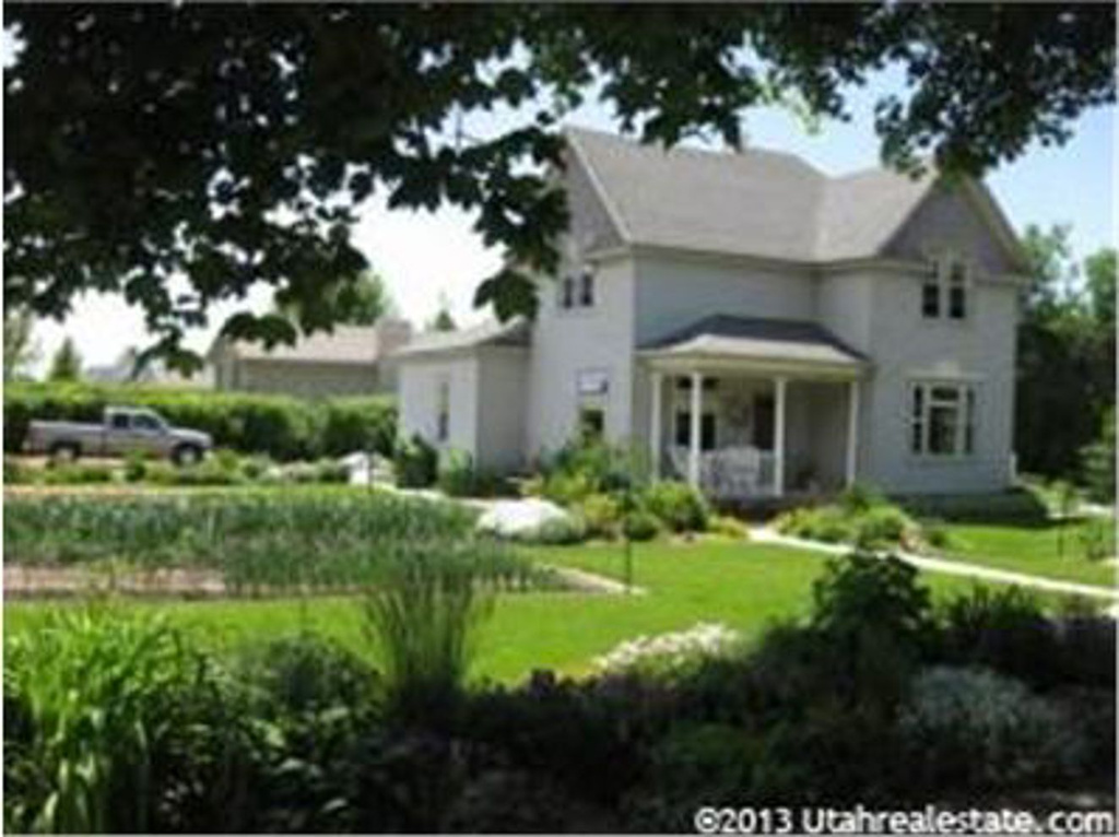 88 E 100 S, Hyde Park, UT 84318
