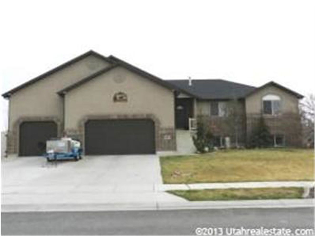 6237 W 5300 S, Hooper, UT 84315