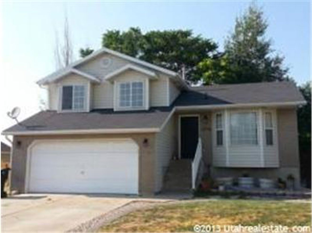 1128 W 1580 N, Clinton, UT 84015