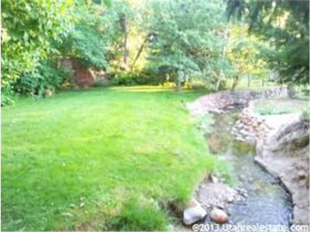 1641 Shadow Valley Dr, Ogden, UT 84403
