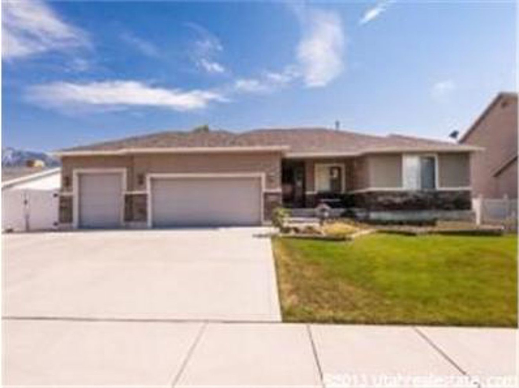1054 E Wright Way S, Sandy, UT 84094