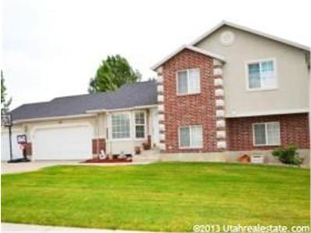 1133 N 1120 W, Clinton, UT 84015
