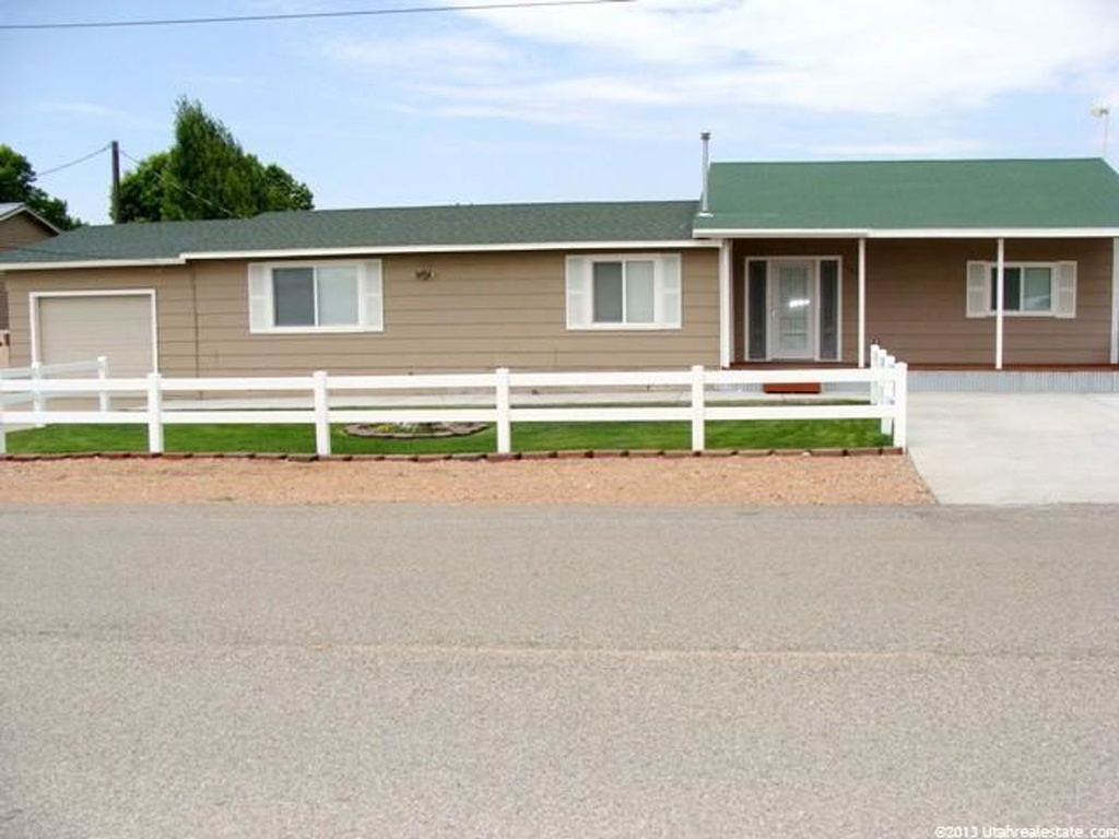 542 Stringtown Ln, Georgetown, ID 83239