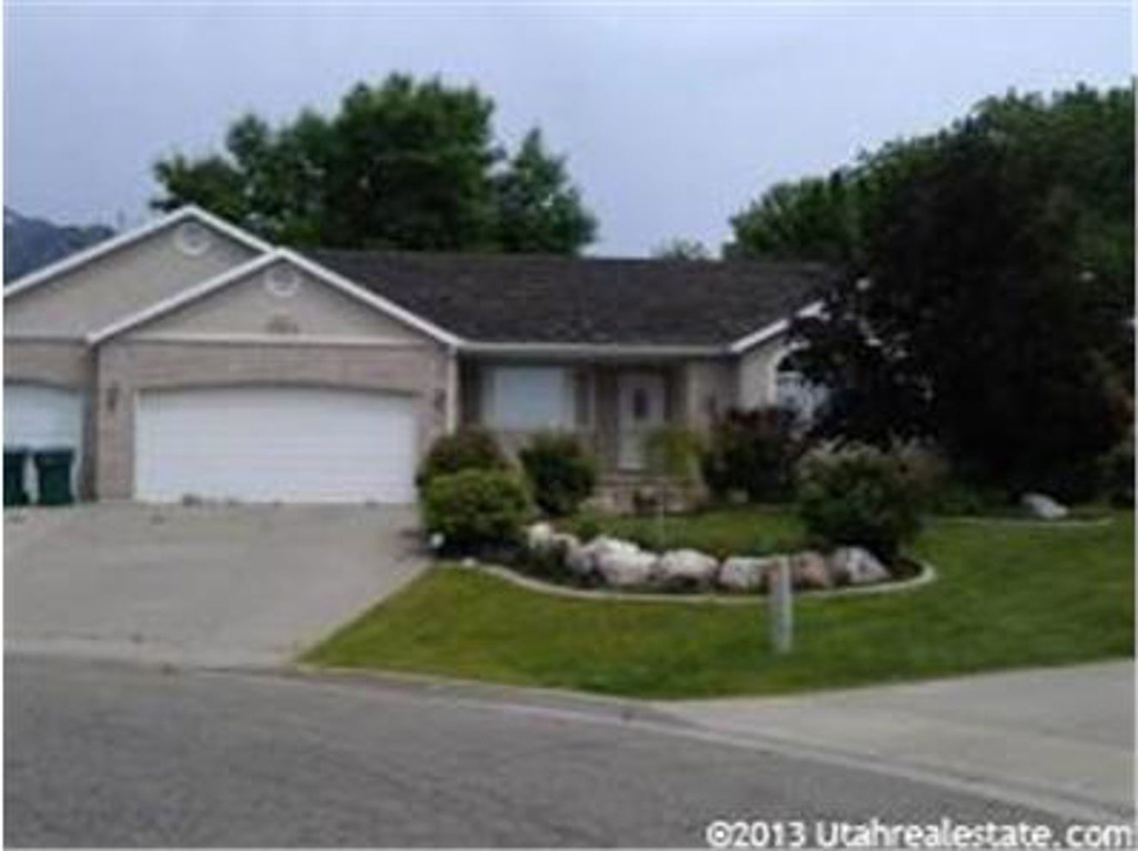 1424 E 850 N, Layton, UT 84040