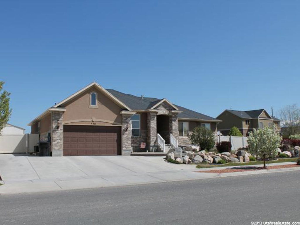746 W 2010 S, Syracuse, UT 84075