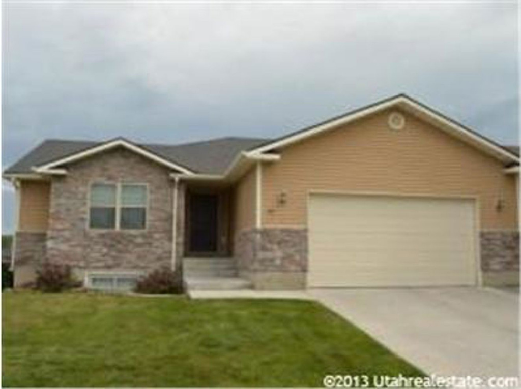 109 E Andrews Ln N, Providence, UT 84332