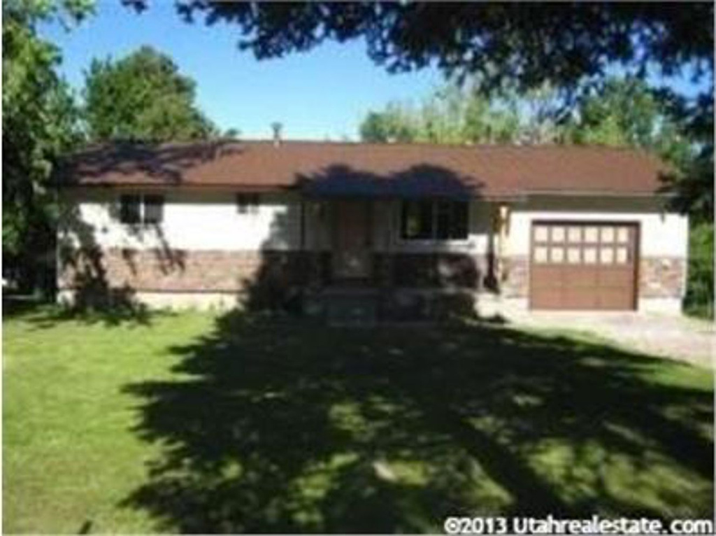 1743 N Valley View Dr E, Layton, UT 84040
