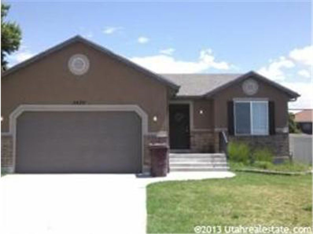 5472 S 2450 W, Roy, UT 84067