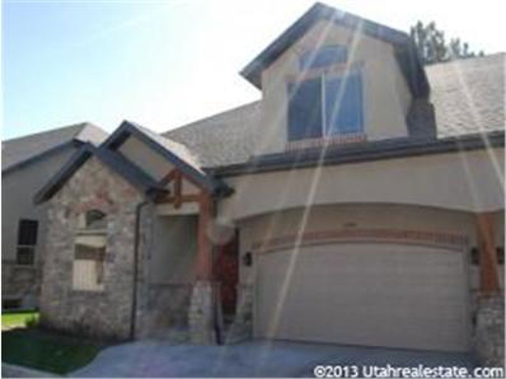 1246 N 200 St W, Bountiful, UT 84010