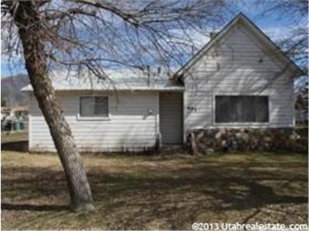 425 S 100 E, Hyrum, UT 84319
