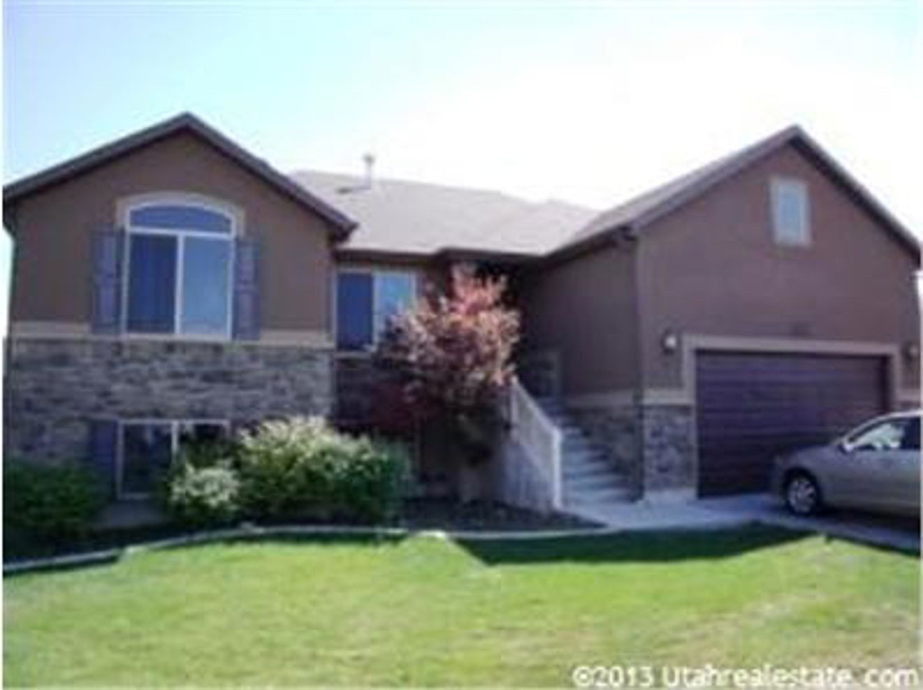 2549 W 2575 N, Farr West, UT 84404